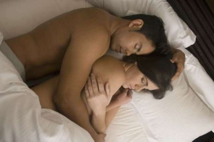 Cosas que los hombres enamorados hacen en la cama